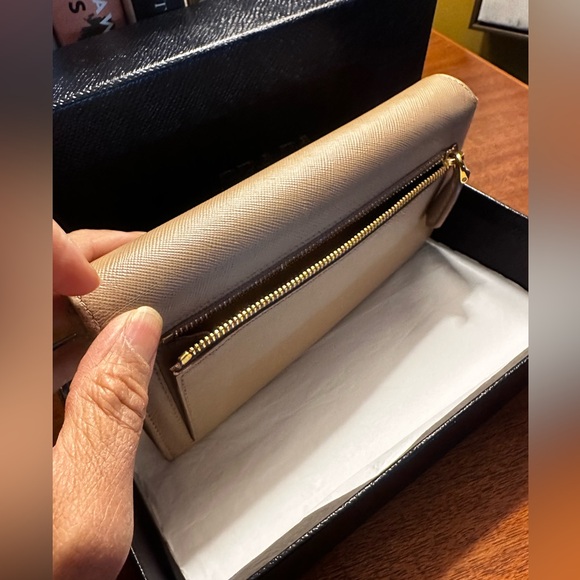Prada Saffiano Long Wallet Camel - Picture 4 of 16